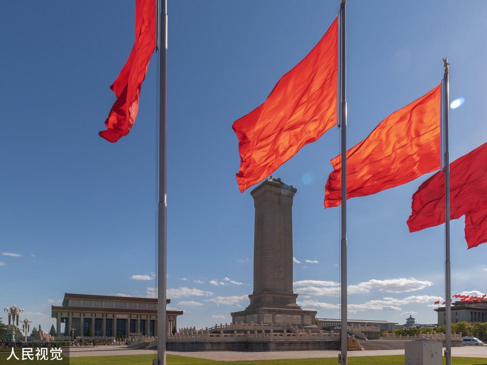 在大学里谈恋爱合适吗游戏画面